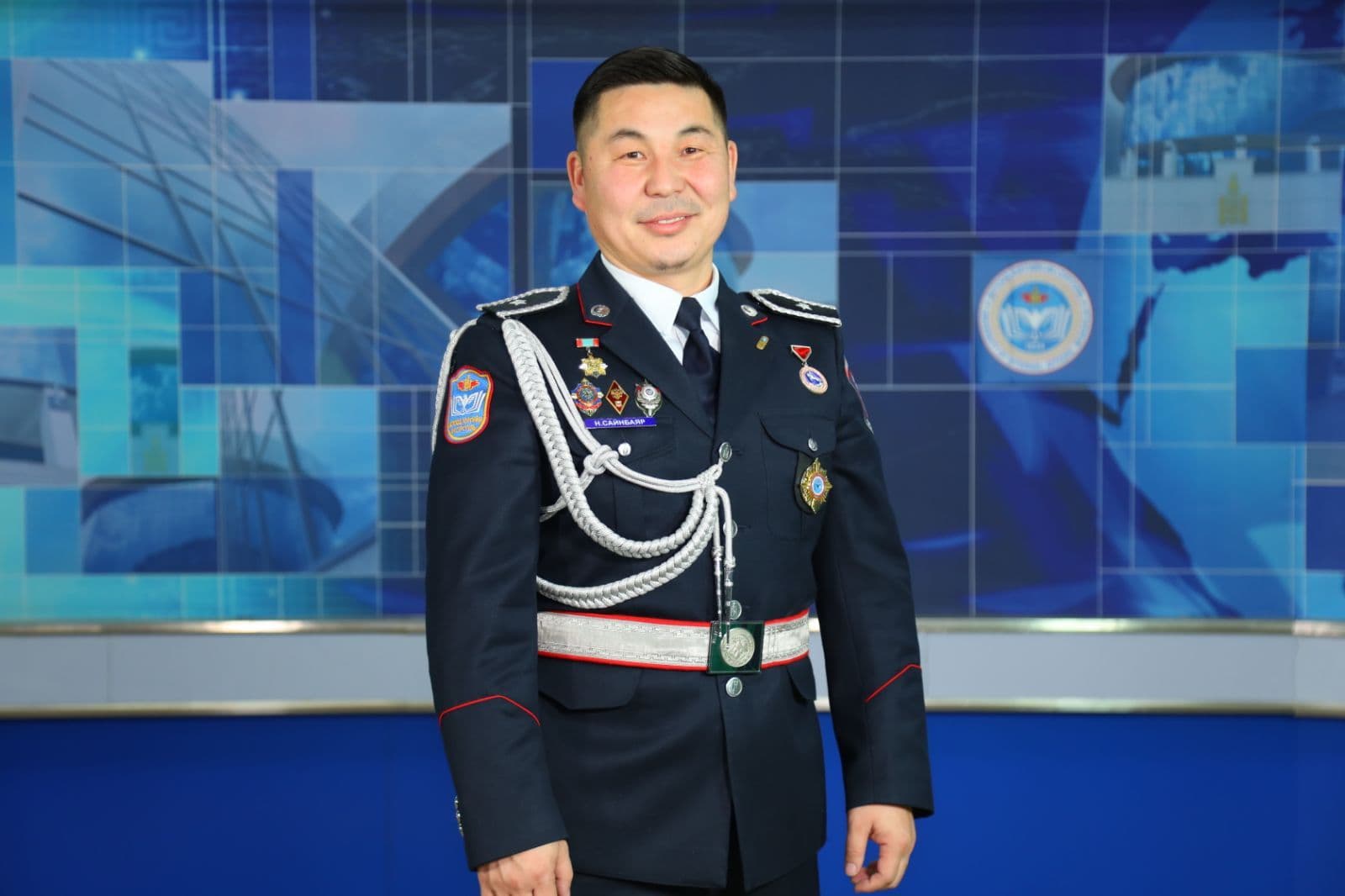 Цагдаагийн хошууч Н.Сайнбаяр: Багш бол эгнэгт нөмөр мэдрүүлдэг ачтан байх ёстой