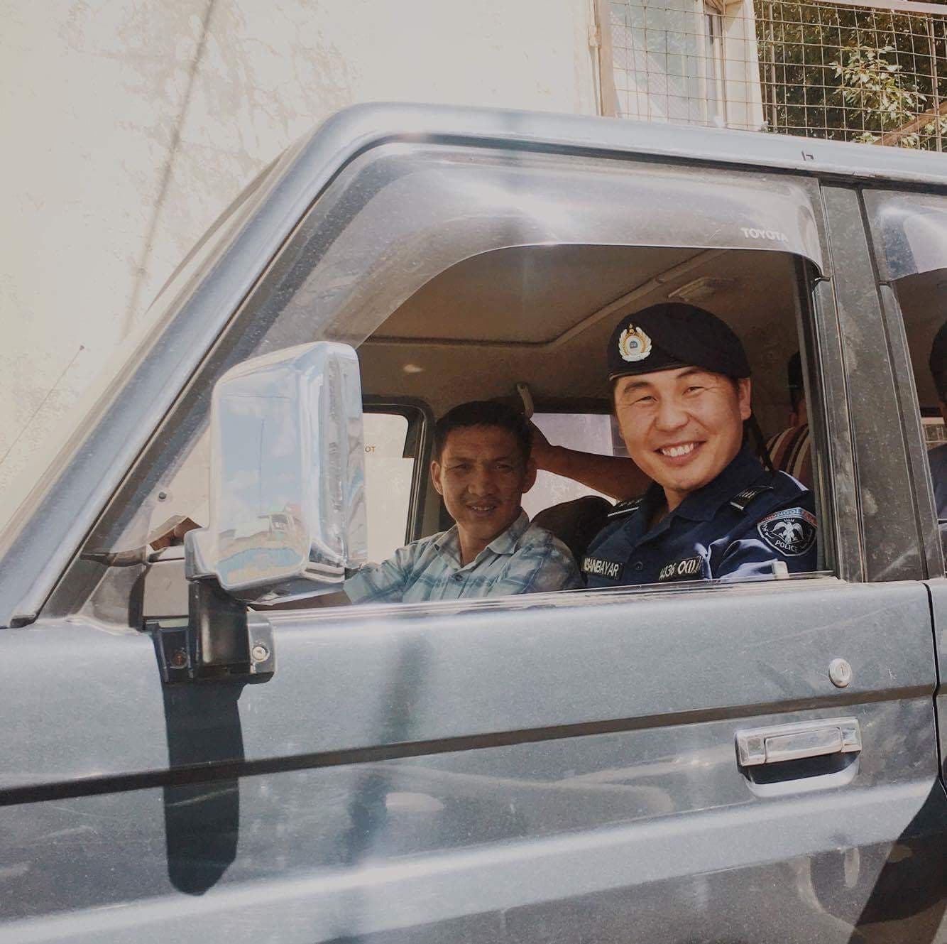 Цагдаагийн хошууч Н.Сайнбаяр: Багш бол эгнэгт нөмөр мэдрүүлдэг ачтан байх ёстой