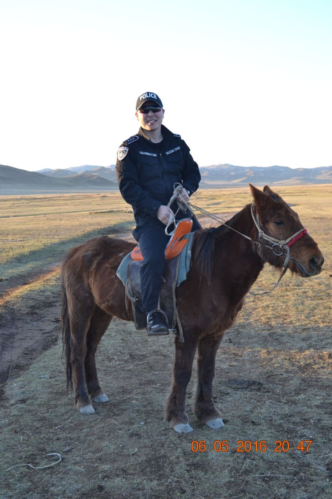 Цагдаагийн хошууч Н.Сайнбаяр: Багш бол эгнэгт нөмөр мэдрүүлдэг ачтан байх ёстой