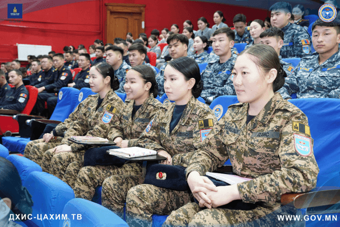 “ГАЗАР ХӨДЛӨЛТИЙН АЮУЛААС УРЬДЧИЛАН СЭРГИЙЛЭХ, ТАНИУЛАХ ӨДӨР”-ИЙГ ТЭМДЭГЛЭН ӨНГӨРҮҮЛЛЭЭ