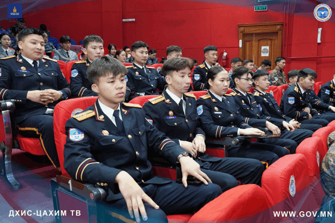 “ГАЗАР ХӨДЛӨЛТИЙН АЮУЛААС УРЬДЧИЛАН СЭРГИЙЛЭХ, ТАНИУЛАХ ӨДӨР”-ИЙГ ТЭМДЭГЛЭН ӨНГӨРҮҮЛЛЭЭ